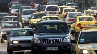 Забраняват коли над 25 години в центъра на София през зимата от 2024